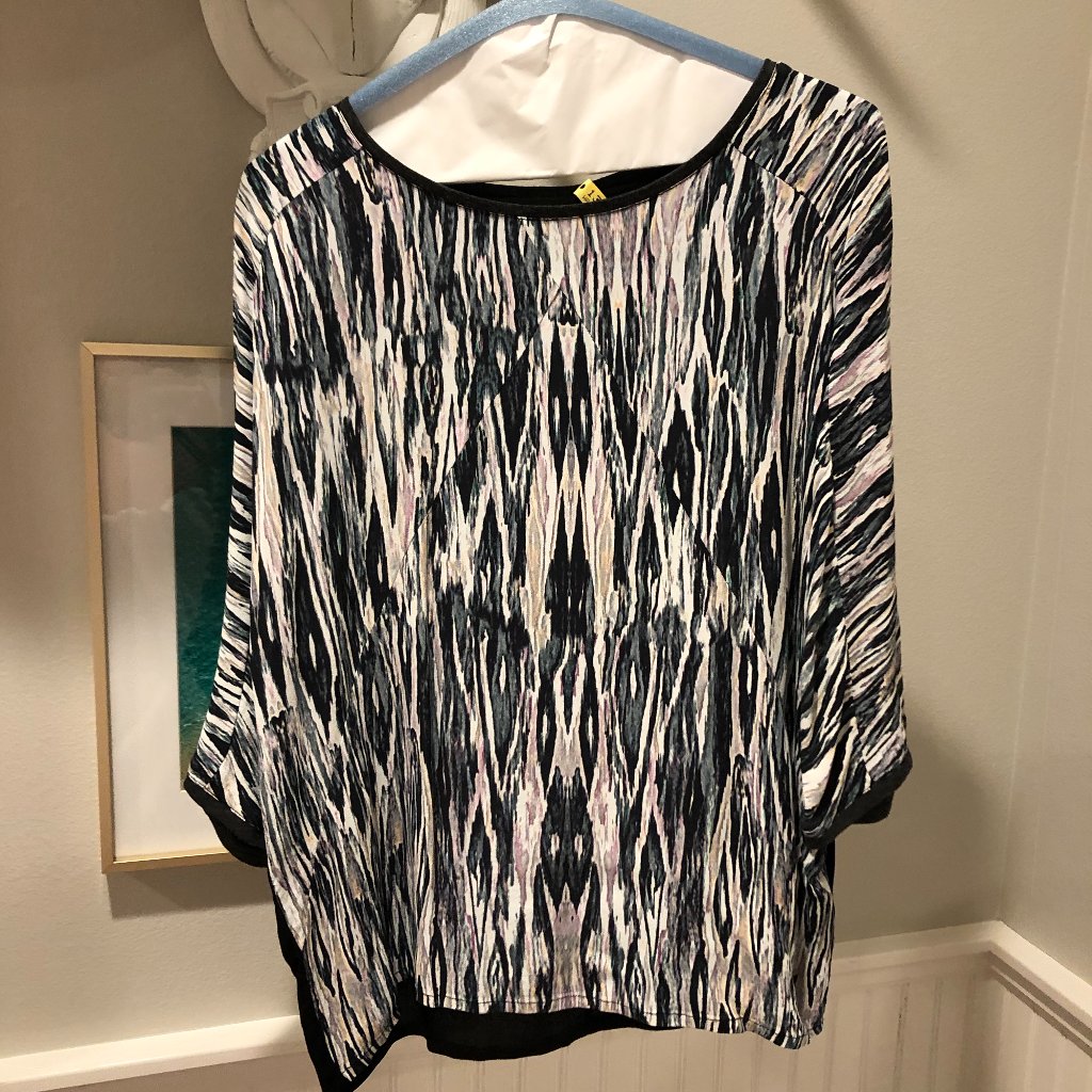 Minus Patterned Top